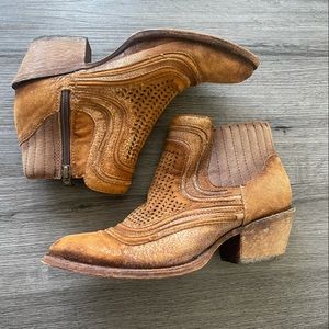 SOLD! Corral Sand Laser Ankle Boot C3143 Distressed Tan Size 7.5 Cowgirl Western